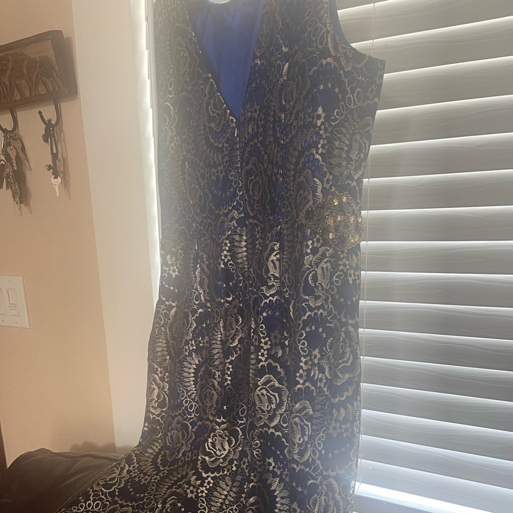 Dress - Picture 2 of 2